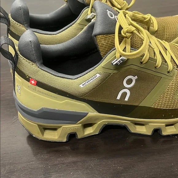 On Running Mustard and Gray Sneakers - Picture 6 of 9